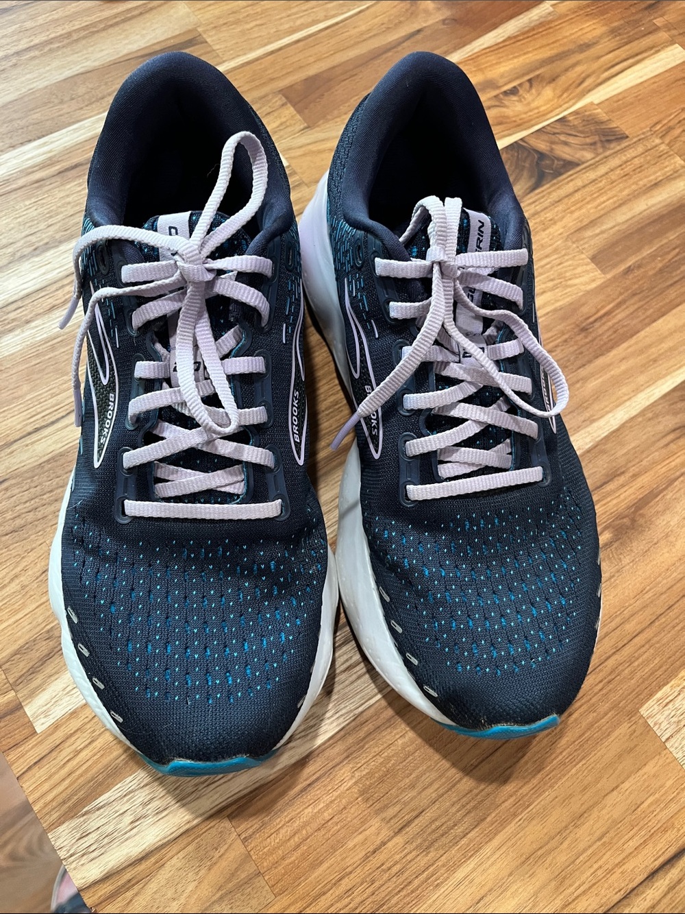Brooks Women's Navy Running Shoes with Light Lavender Laces and Teal Accents